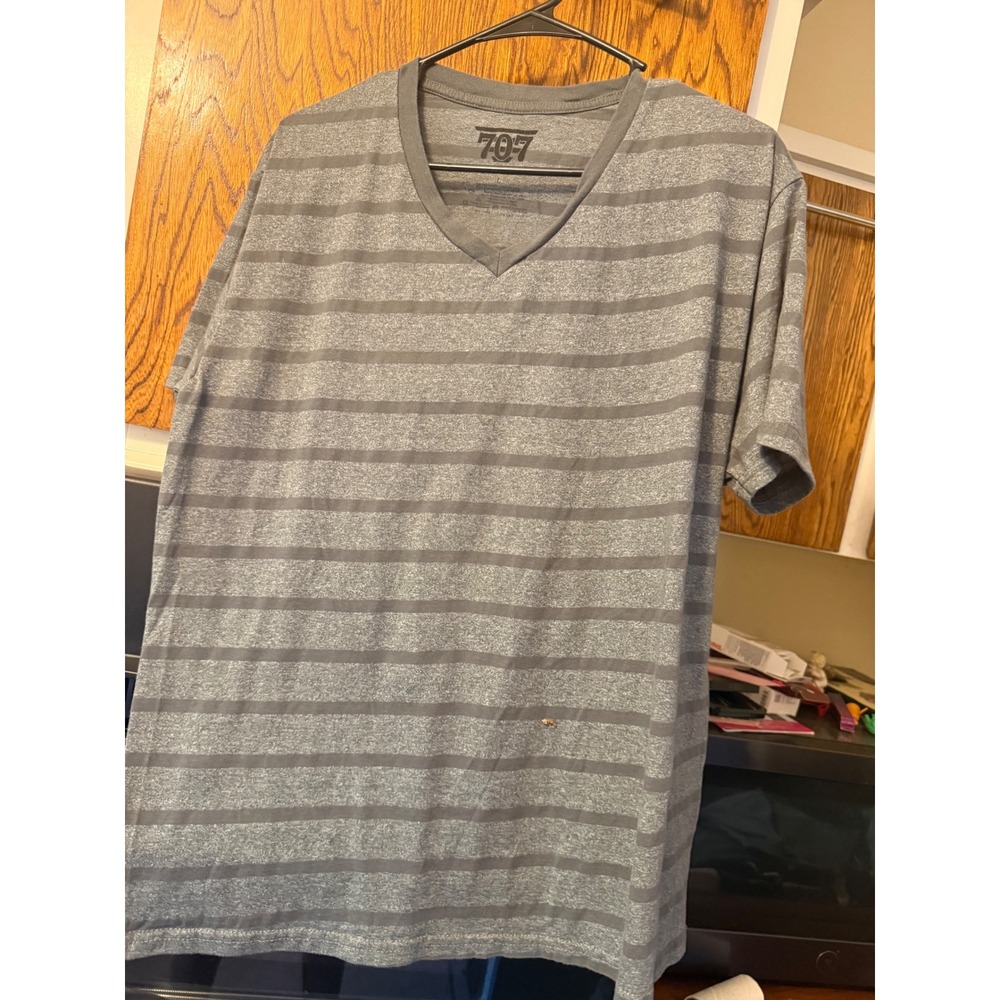 707 Mens V-Neck T-Shirt Large Gray Heathered Striped Short Sleeve Tee
